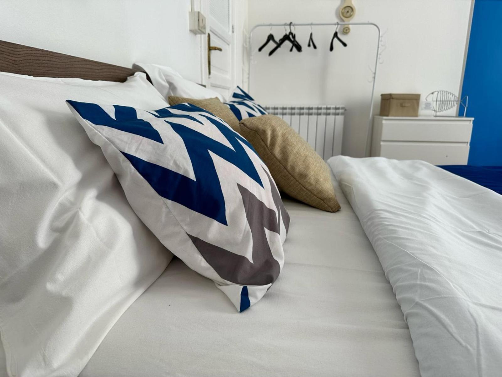 Via Zara Vandrarhem Palermo Exteriör bild