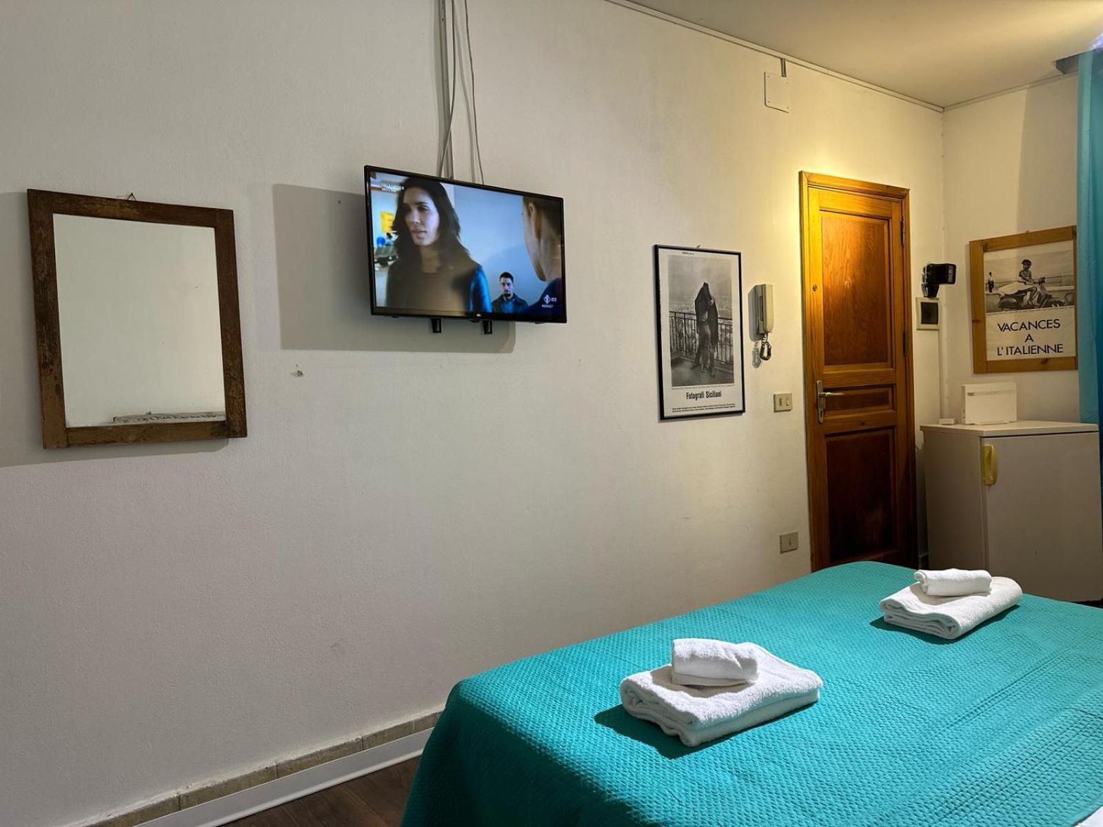 Via Zara Vandrarhem Palermo Exteriör bild